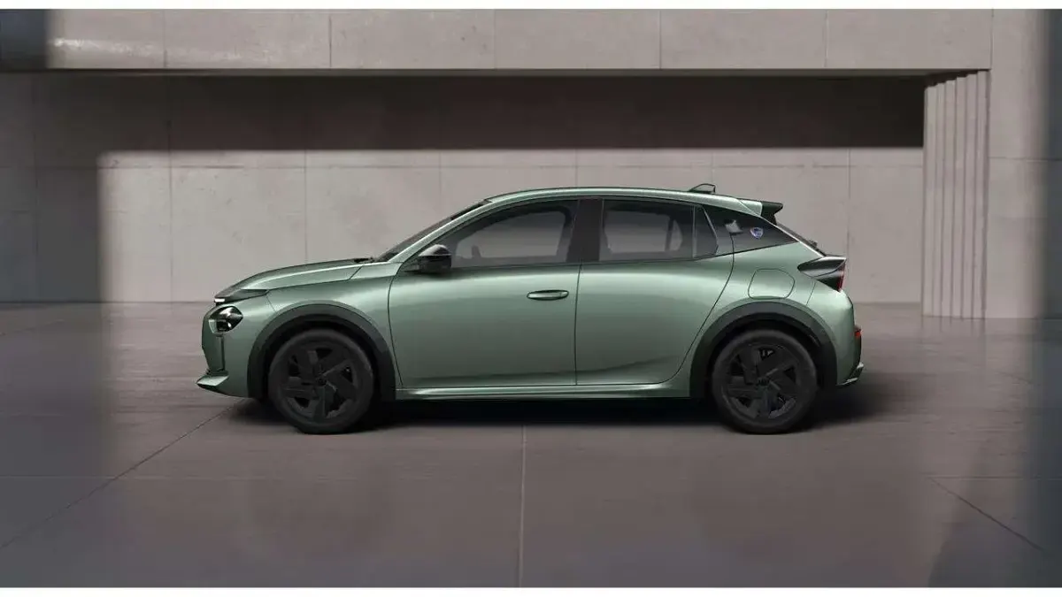 Usata Lancia Ypsilon 114 kW (156 CV) 2024 Oro Utilitaria