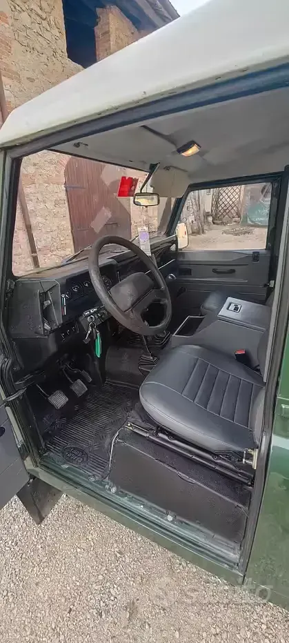 Usata Land Rover Defender 122 CV (89 kW) 2000 SUV