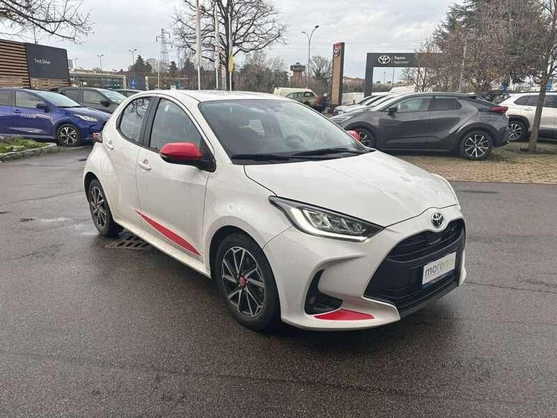 Usata Toyota Yaris Hybrid Trend 116 CV (85 kW) 2022 Bianco Utilitaria