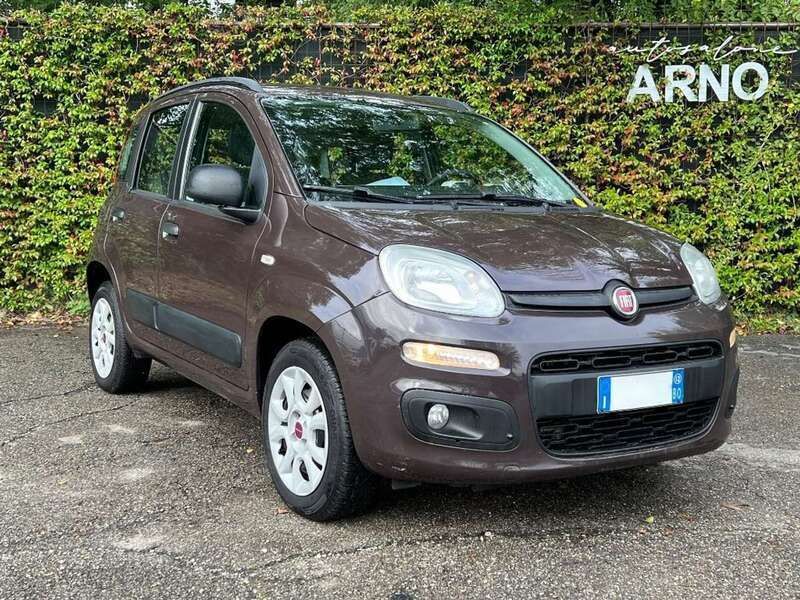 Marrone Usata 2012 Fiat Panda Lounge Due volumi | 4600 € (Molto cara) - Immagine 1/4