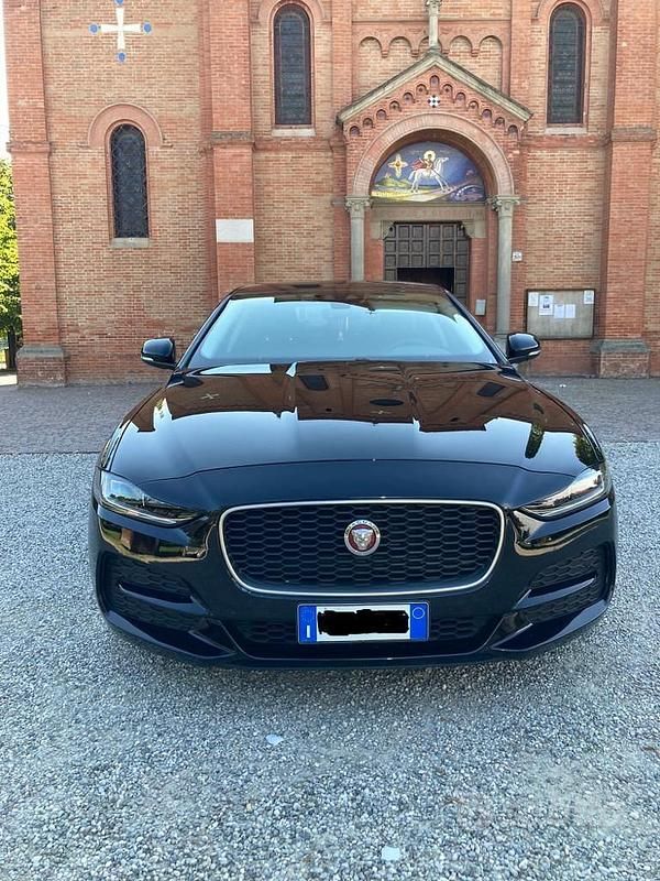 Usata Jaguar XE R-Dynamic 180 CV (132 kW) 2019 Nero Berlina