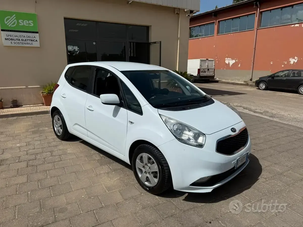 Usata Kia Venga 90 CV (66 kW) 2015 Utilitaria