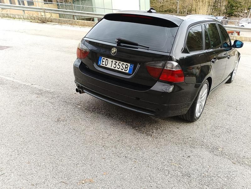 Usata BMW 318 2011 Nero Station wagon