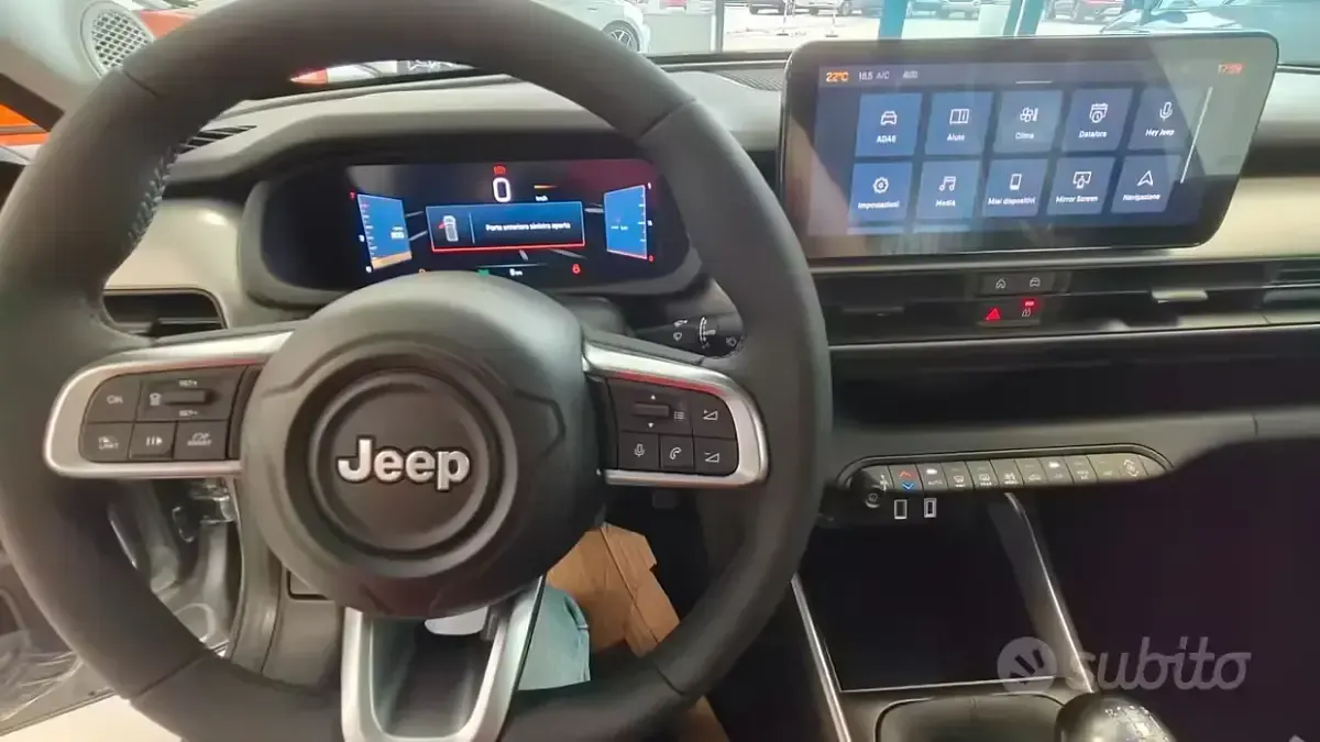 Nuova Jeep Avenger Summit 101 CV (74 kW) 2026 Grigio SUV