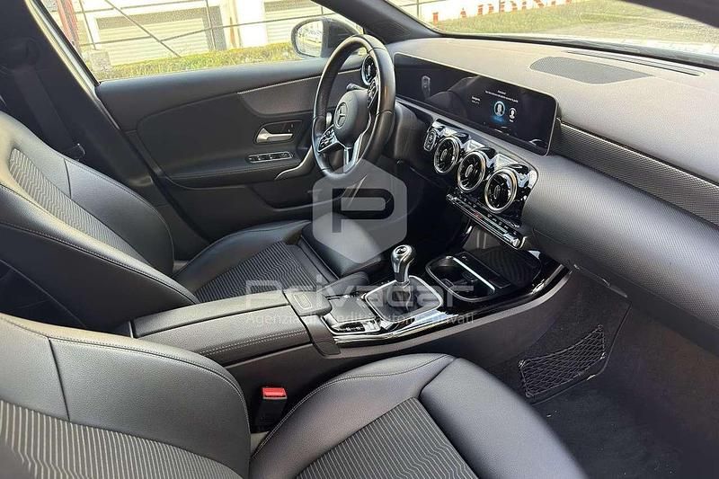 Usata Mercedes A200 Premium 163 CV (119 kW) 2019 Grigio Utilitaria