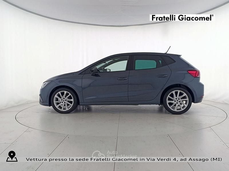 Käytetty Seat Ibiza FR 95 HP (69 kW) 2025 Harmaa Sedan