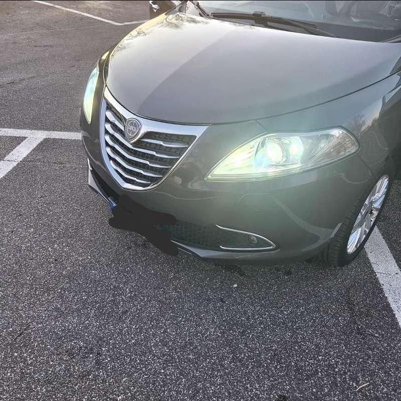Usata Lancia Ypsilon S 95 CV (69 kW) 2014 Grigio Utilitaria