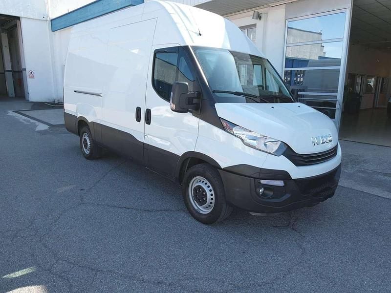 Usata Iveco Daily 160 CV (117 kW) 2017 Bianco Furgone