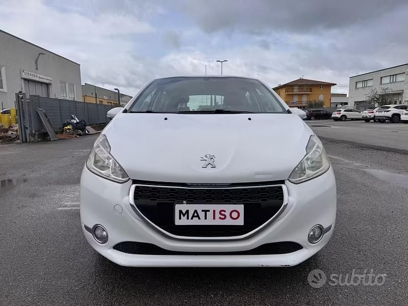 Usata Peugeot 208 Allure 68 CV (50 kW) 2012 Bianco Utilitaria