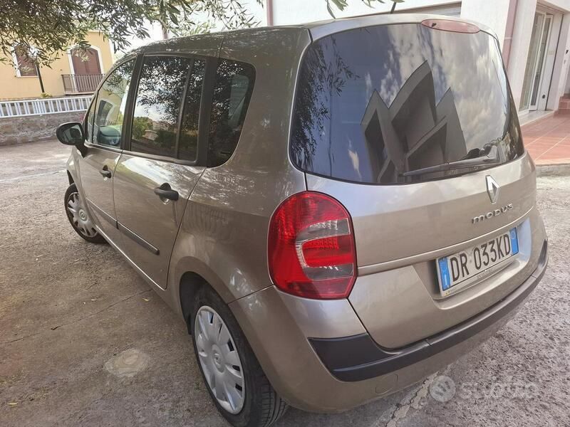 Usata Renault Modus 75 CV (55 kW) 2008 Grigio Monovolume