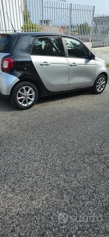 Usata Smart ForFour 71 CV (52 kW) 2015 Utilitaria