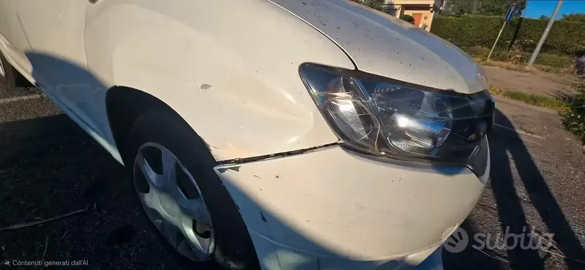Usata Dacia Sandero 75 CV (55 kW) 2015 Bianco Berlina