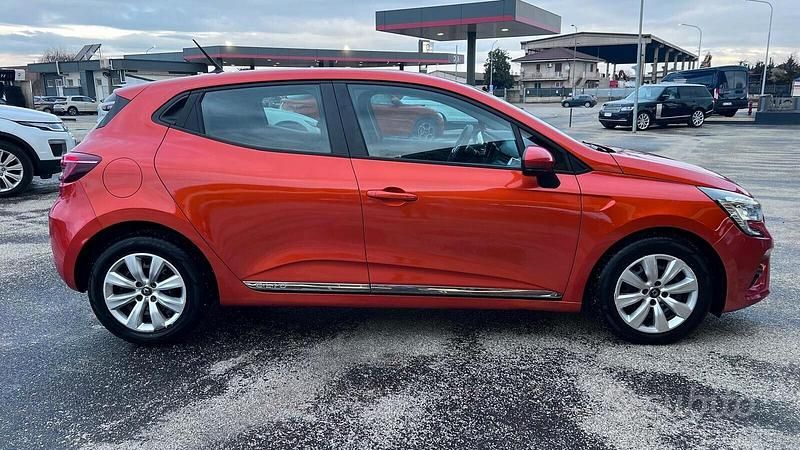Usata Renault Clio V Business 85 CV (62 kW) 2020 Arancione Berlina