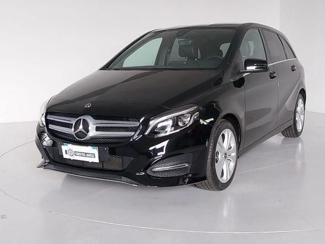 Usata Mercedes B180 109 CV (80 kW) 2018 Nero Monovolume