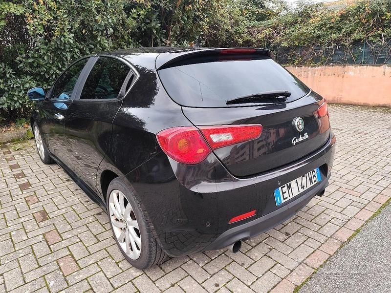 Gebraucht Alfa Romeo Giulietta Distinctive 140 PS (102 kW) 2012 Schwarz Limousine