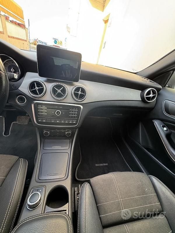 Usata Mercedes GLA200 Premium 2018 Grigio SUV