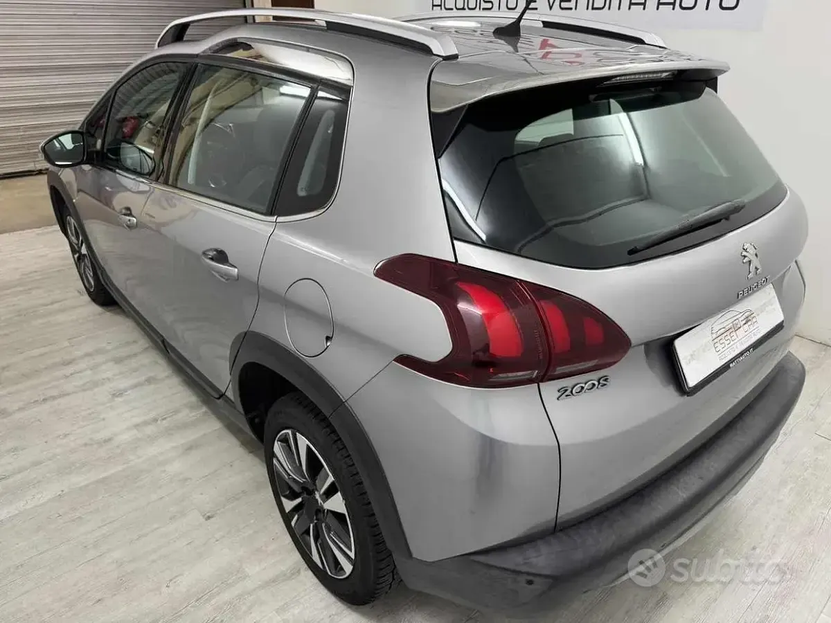 Usata Peugeot 2008 Allure 120 CV (88 kW) 2018 Grigio SUV