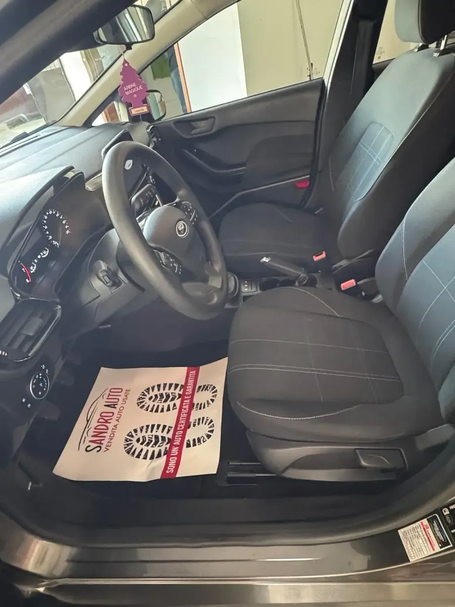 Usata Ford Fiesta 74 CV (54 kW) 2021 Grigio Utilitaria