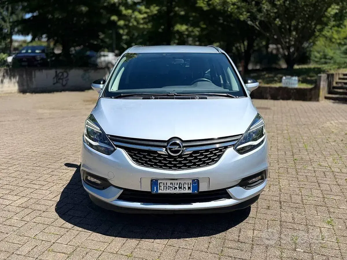 Usata Opel Zafira Innovation 135 CV (99 kW) 2017 Grigio Monovolume