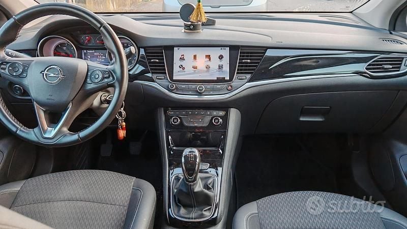 Usata Opel Astra Business 110 CV (80 kW) 2018 Grigio Station wagon