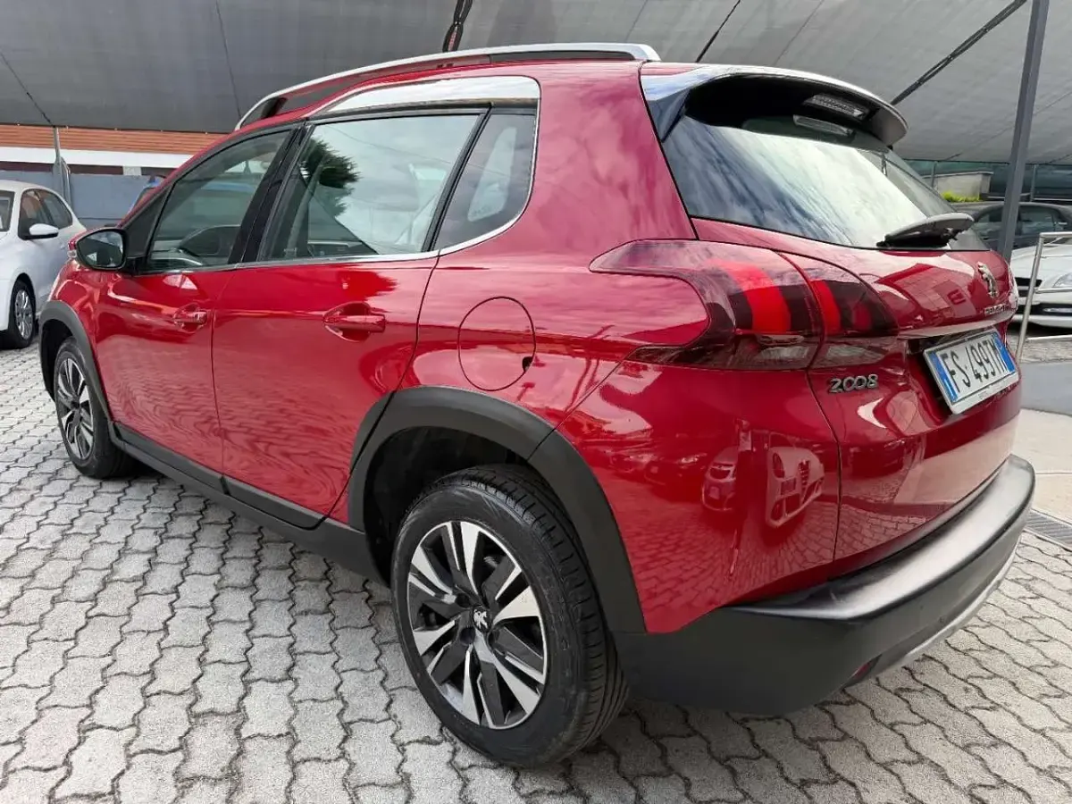 Usata Peugeot 2008 Allure 83 CV (61 kW) 2018 Rosso SUV