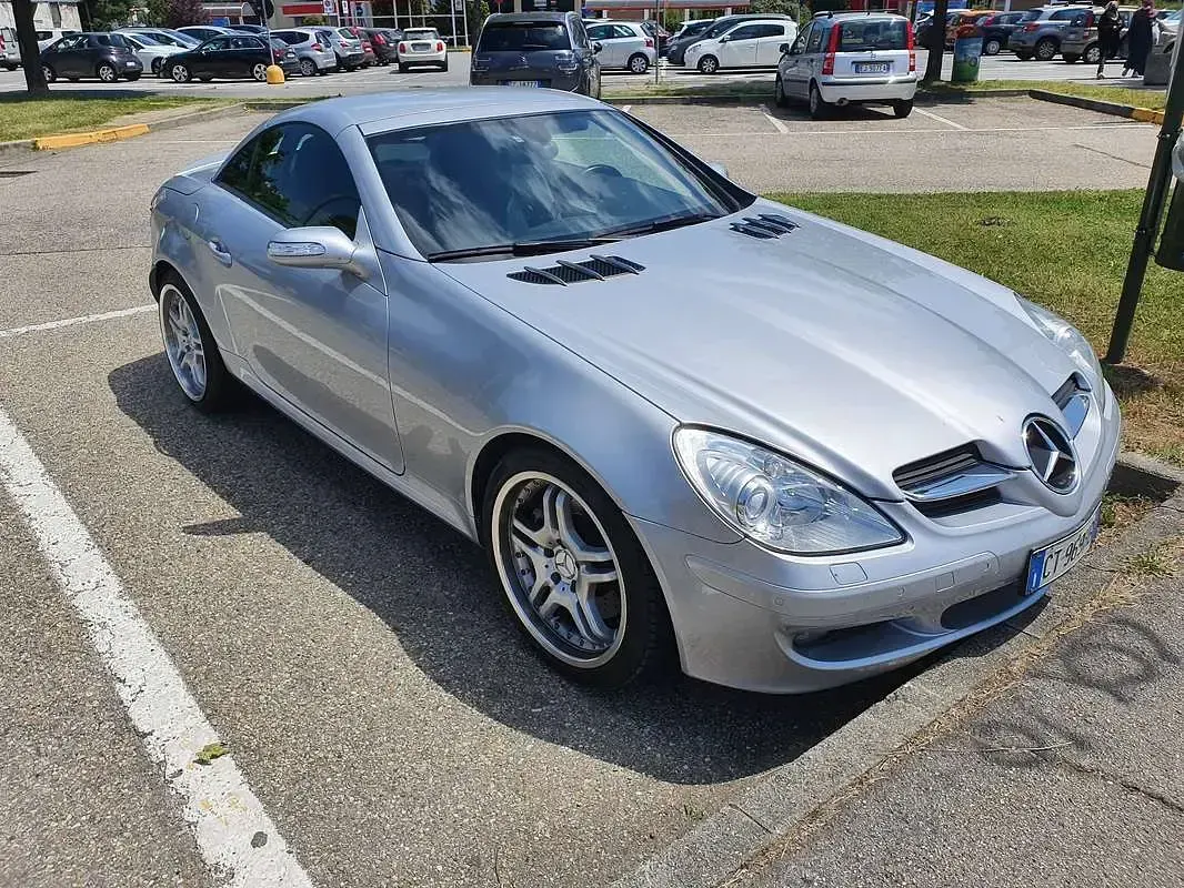 Usata Mercedes SLK350 272 CV (200 kW) 2005 Argento Cabrio