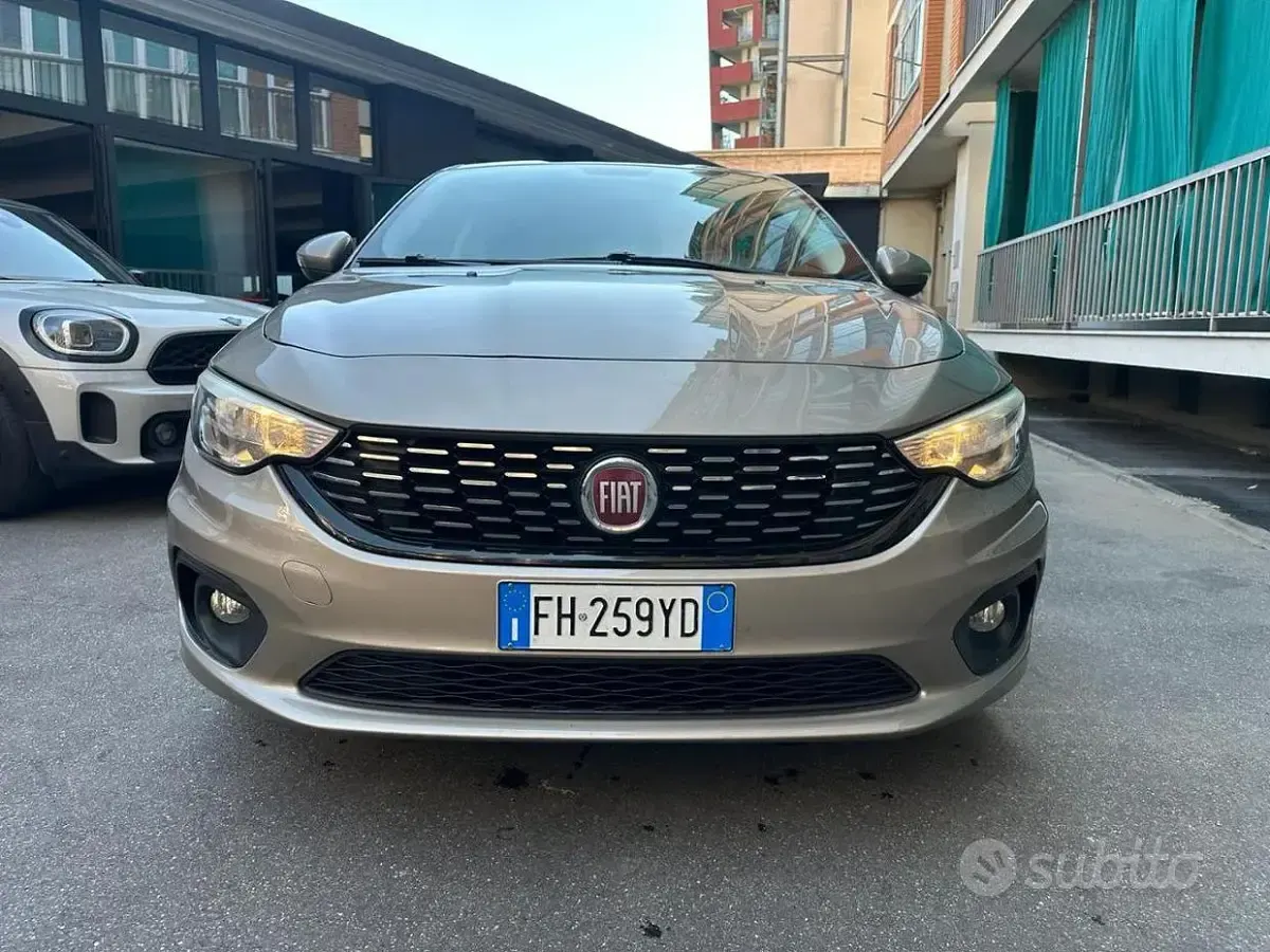 Usata Fiat Tipo Easy Plus 95 CV (69 kW) 2017 Berlina