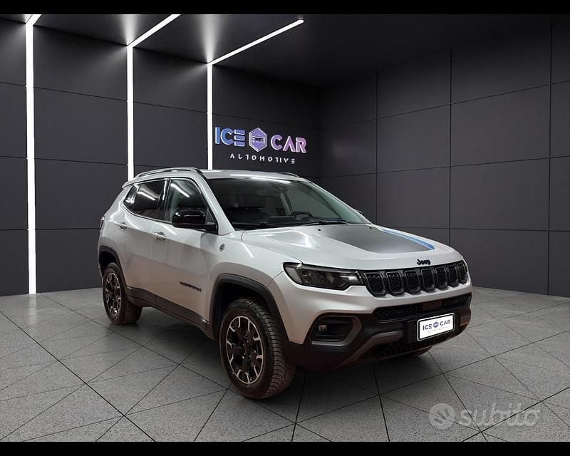 Usata Jeep Compass Trailhawk 240 CV (176 kW) 2023 Grigio SUV