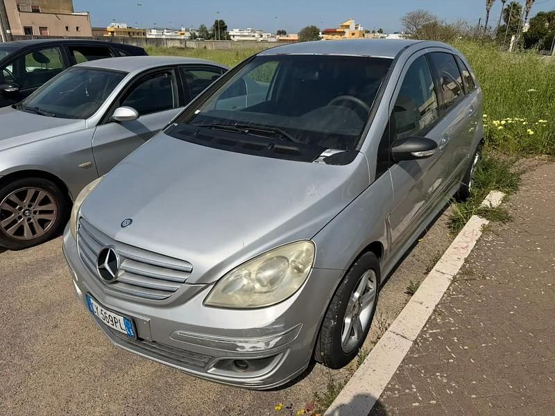 Usata Mercedes B180 109 CV (80 kW) 2005 Grigio Monovolume