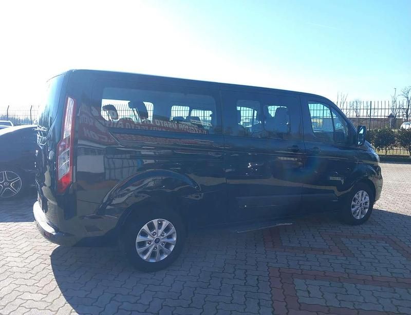 Usata Ford Tourneo 105 CV (77 kW) 2023 Grigio Monovolume