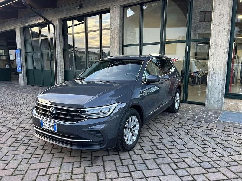 Usata VW Tiguan Elegance 150 CV (110 kW) 2023 Grigio SUV
