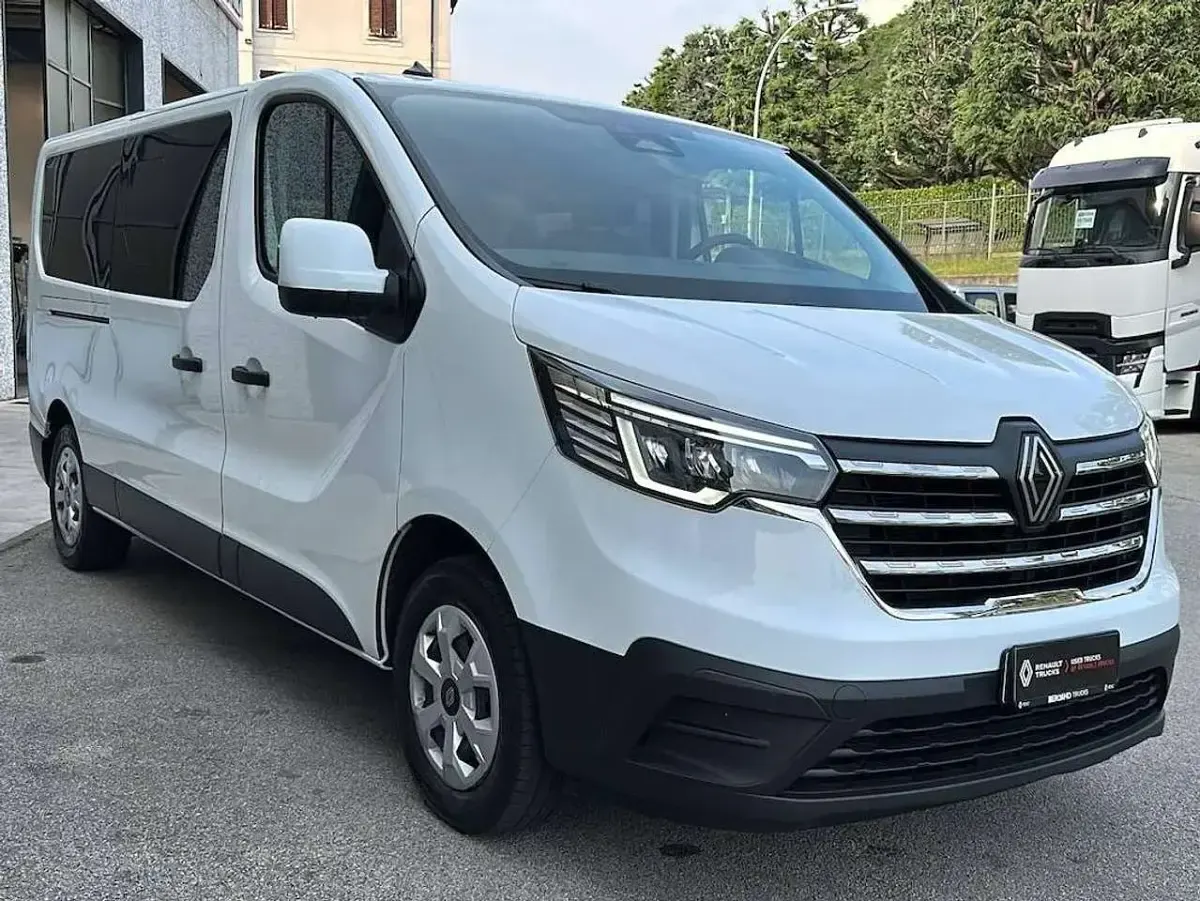 Usata Renault Trafic 110 CV (80 kW) 2024 Bianco Monovolume