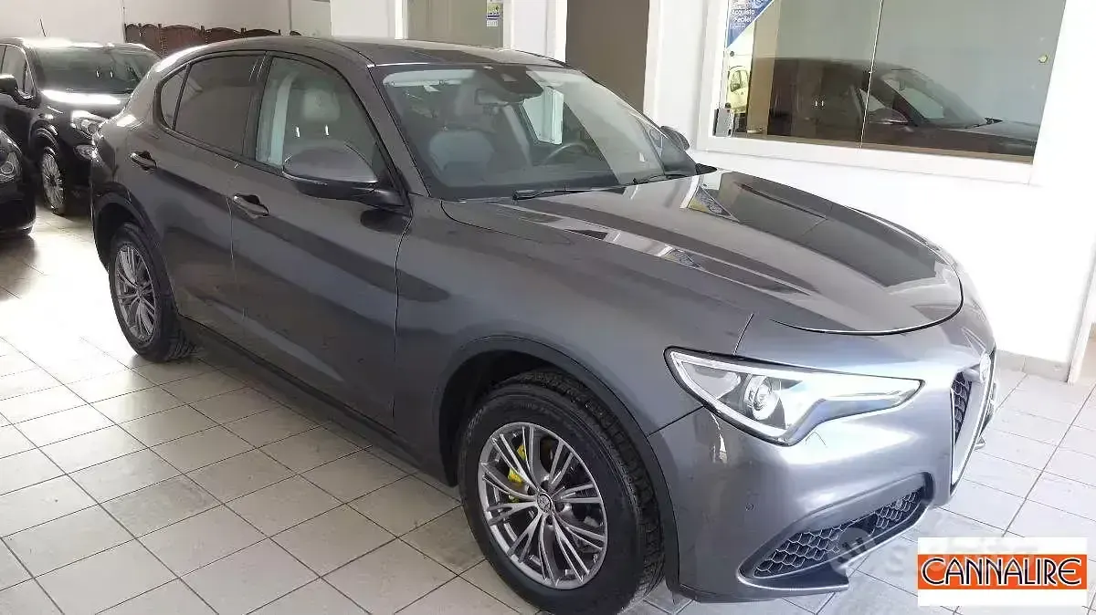 Usata Alfa Romeo Stelvio 211 CV (155 kW) 2018 Grigio SUV