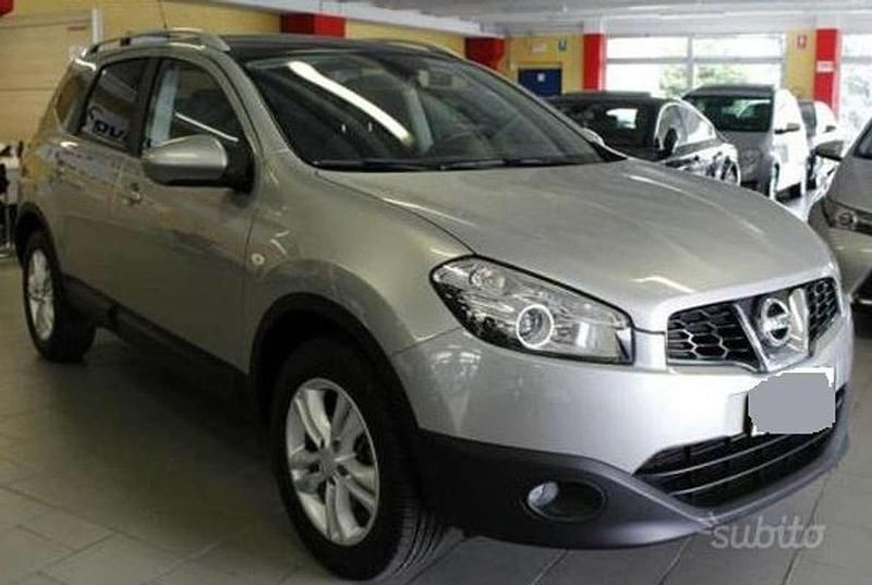 Argento Usata 2011 Nissan Qashqai +2 Tekna SUV | 8000 € (Cara) - Immagine 1/4