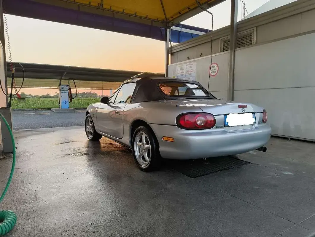 Usata Mazda MX5 110 CV (80 kW) 2001 Cabrio
