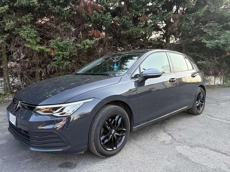 Usata VW Golf VIII Life 110 CV (80 kW) 2020 Berlina