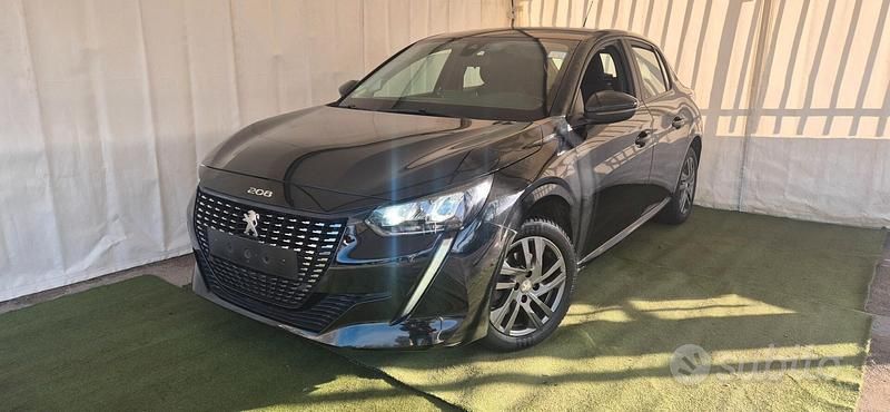 Usata Peugeot 208 Allure 102 CV (75 kW) 2021 Nero Utilitaria