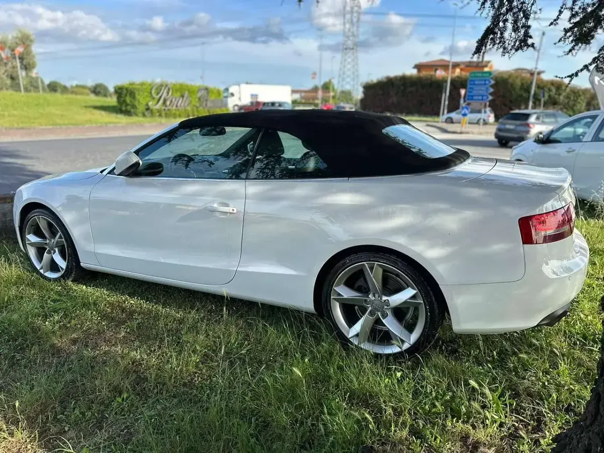 Usata Audi A5 Cabriolet Ambition 160 CV (117 kW) 2011 Bianco Cabrio