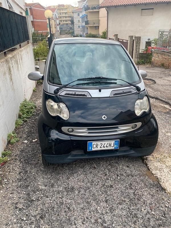 Usata 2004 Smart ForTwo Coupé Coupé | 2700 € - Immagine 1/4