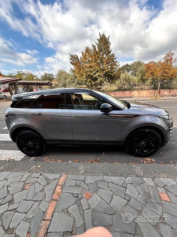 Usata 2022 Land Rover Range Rover evoque SUV | 35.000 € (Ottimo prezzo) - Immagine 1/4