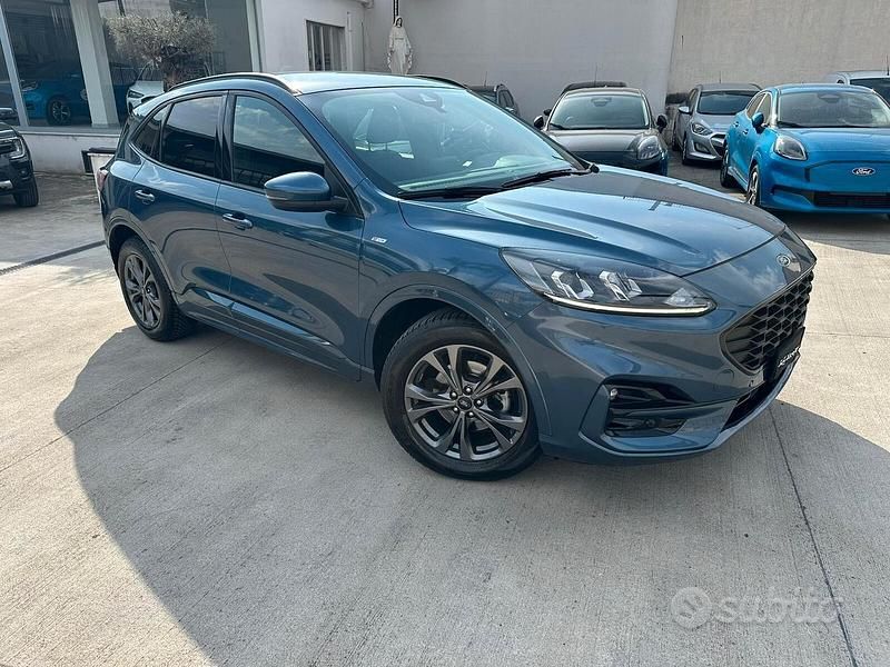 Usata Ford Kuga ST-Line 120 CV (88 kW) 2022 Blu SUV