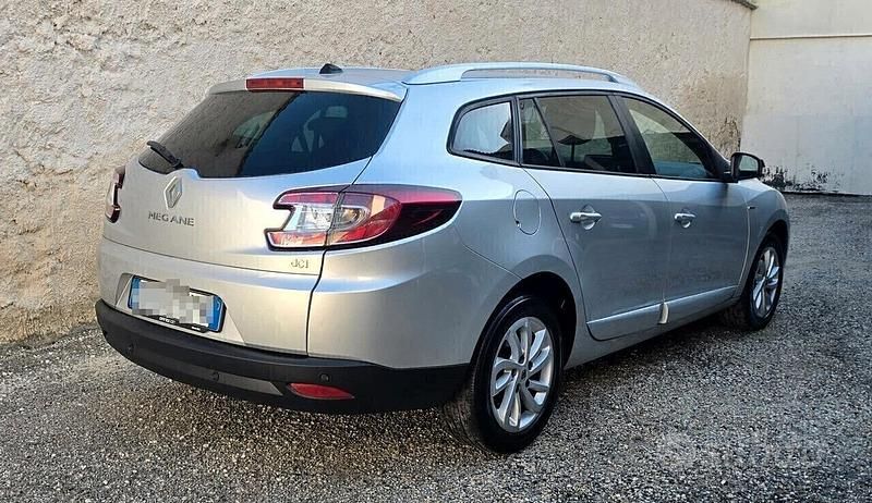 Usata Renault Mégane GrandTour LIMITED 110 CV (80 kW) 2016 Grigio Station wagon