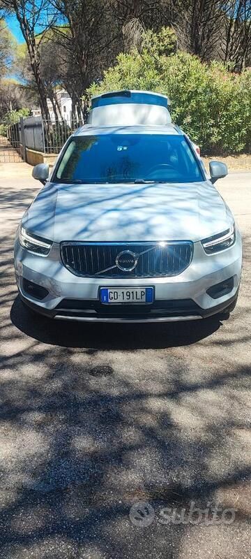 Usata 2020 Volvo XC40 SUV | 26.900 € (Cara) - Immagine 1/4