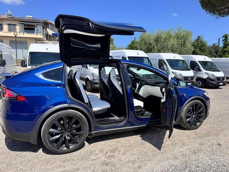 Usata Tesla Model X 158 kW (215 CV) 2017 Blu SUV