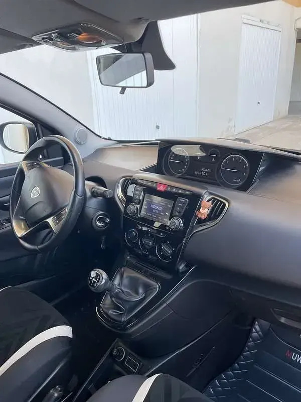 Usata Lancia Ypsilon S 95 CV (69 kW) 2017 Utilitaria