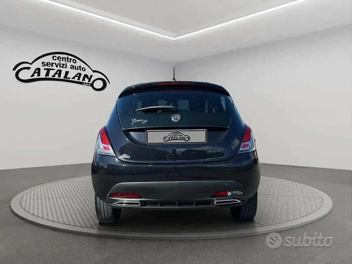 Usata Lancia Ypsilon S 95 CV (69 kW) 2015 Nero Utilitaria