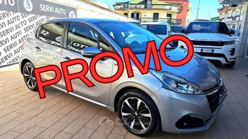Grigio Usata 2018 Peugeot 208 Signature Sky Due volumi | 6400 € (Ottimo prezzo) - Immagine 1/4