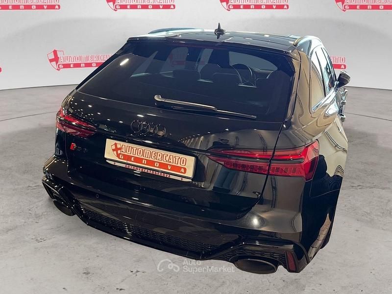 Usata Audi RS6 Ambiente 600 CV (441 kW) 2021 Nero Station wagon