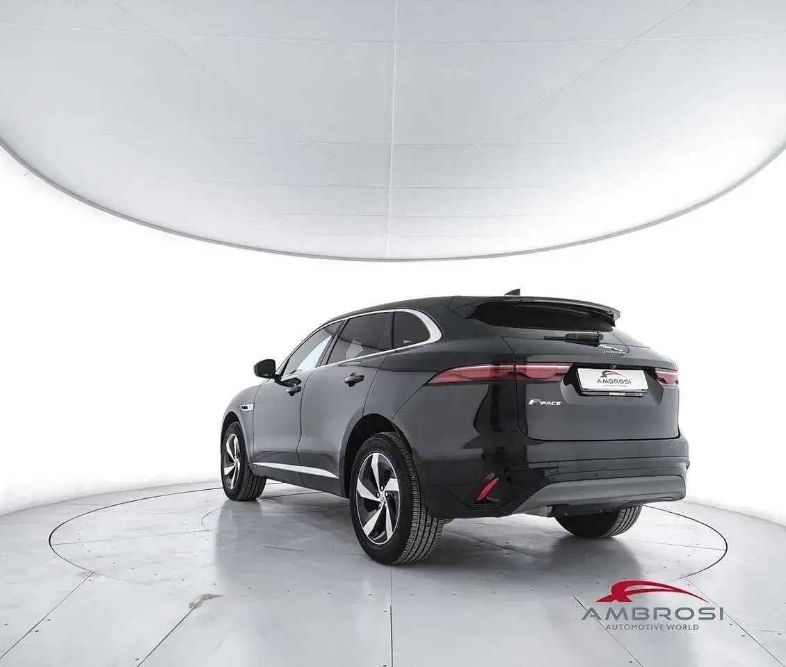 Usata Jaguar F-Pace R-Dynamic 204 CV (150 kW) 2022 Nero SUV
