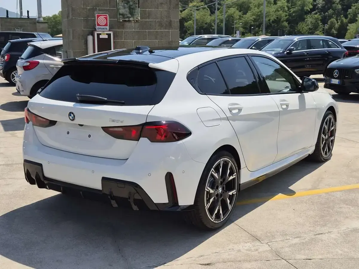 Nuova BMW 120 M Sport 163 CV (119 kW) 2026 Bianco Utilitaria